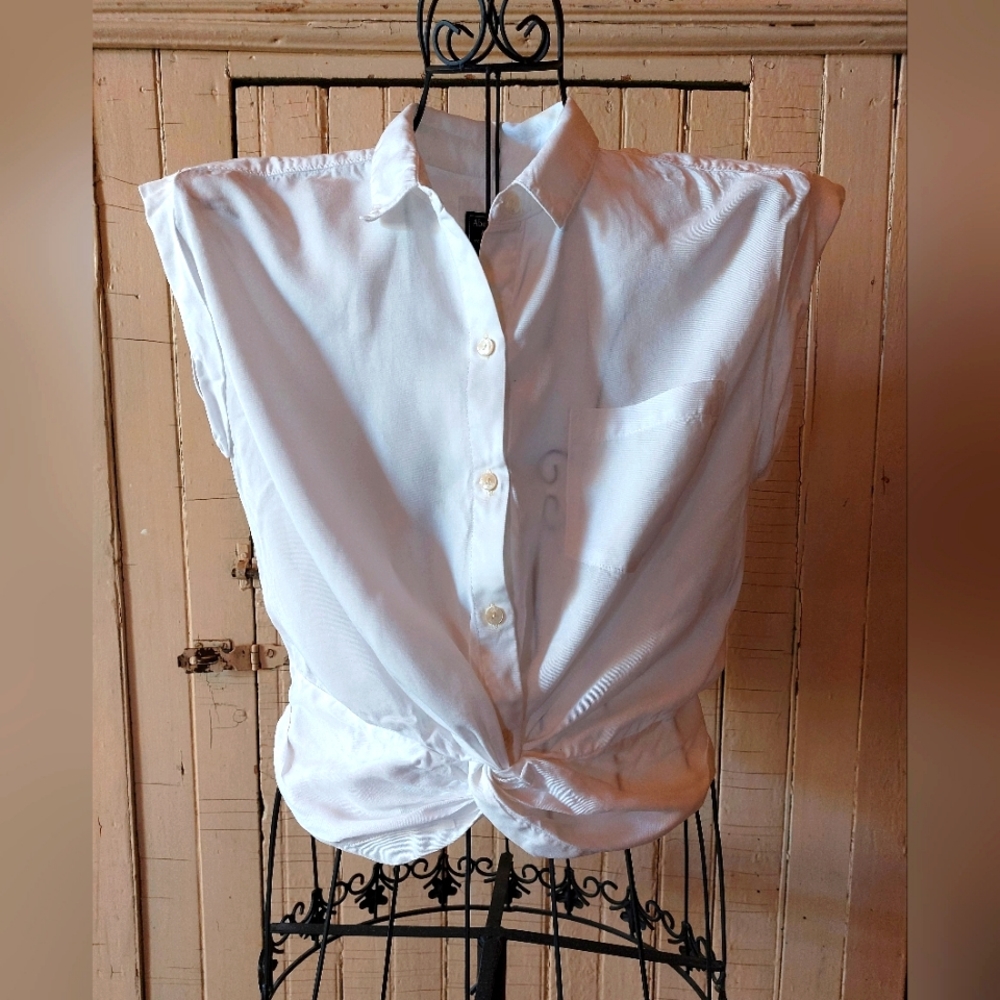 Abercrombie & Fitch white ladies' top
